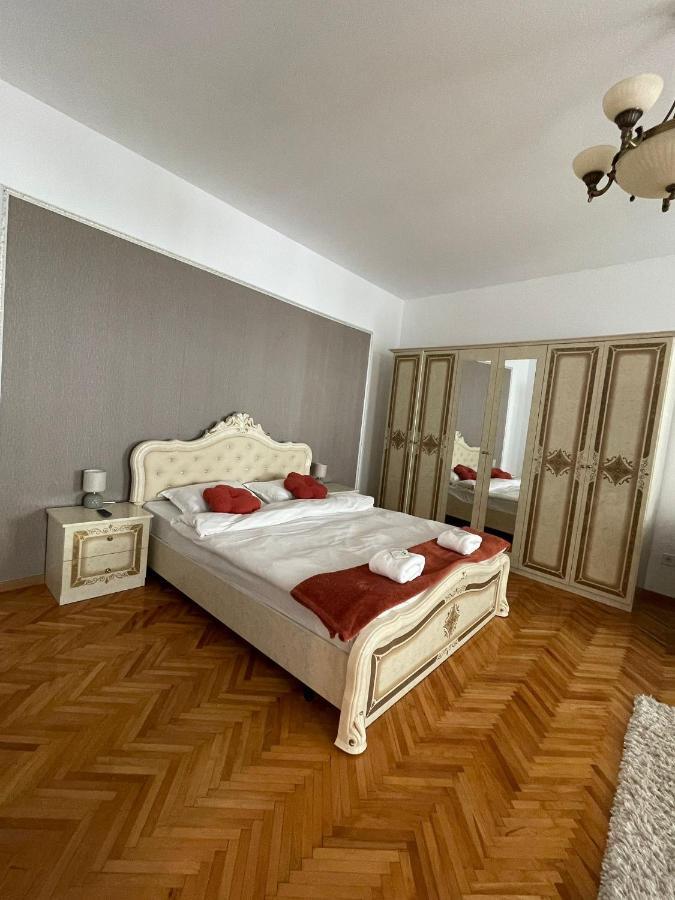 Londof Schei Apartments - Downtown Braşov Extérieur photo